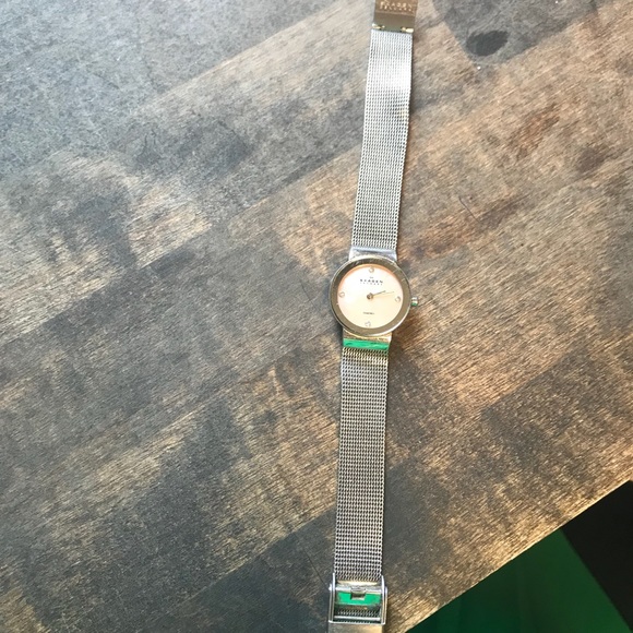 Watch - Picture 3 of 3